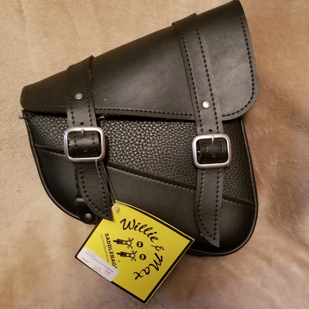 Willie & Max Dual Shock Swingarm Saddlebag for HD